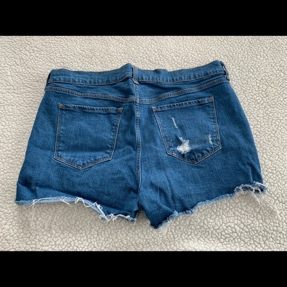 Old navy boyfriend shorts - Picture 4 of 5